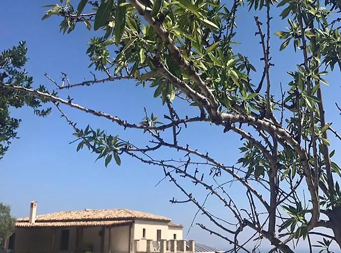 Casale Della Rocca 农家乐 *